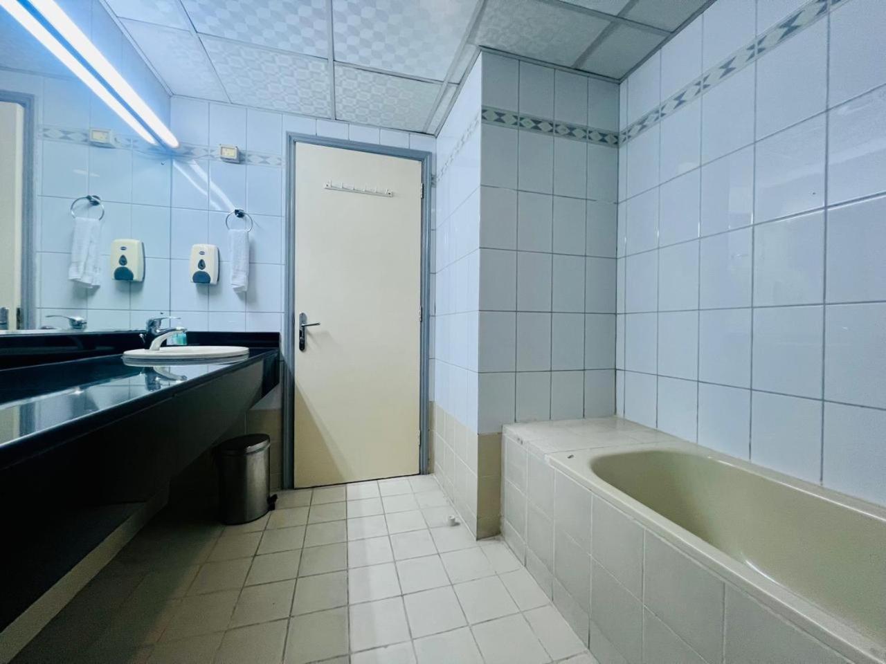 Sky Hotel Apartments Ντουμπάι Εξωτερικό φωτογραφία